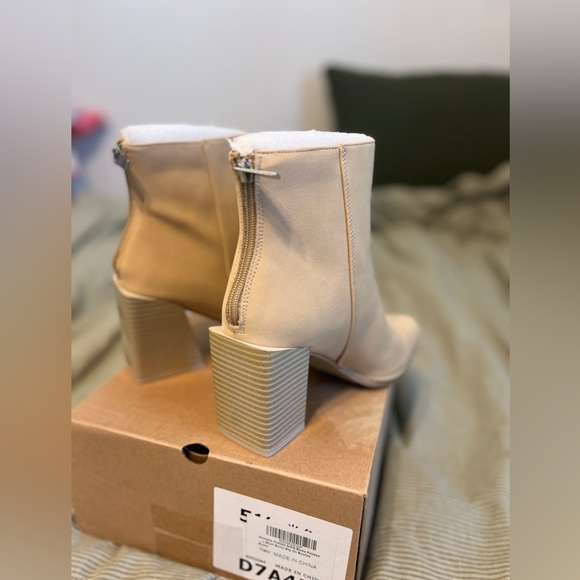 Unbranded Women’s Chelsea Ankle Boots - Picture 4 of 7